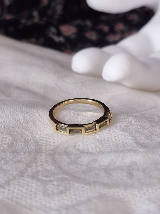 Green square cubic ring