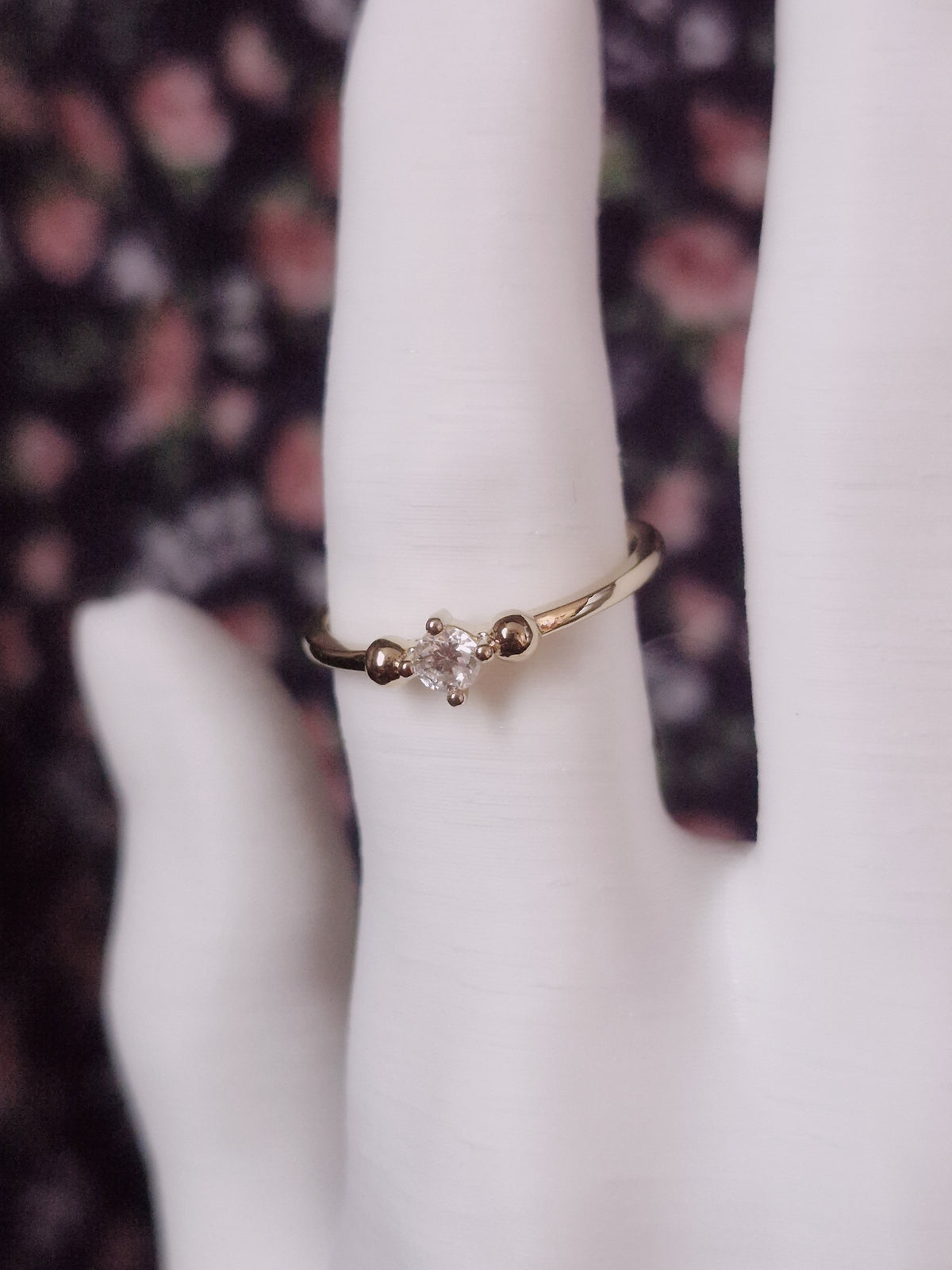 One stone ball ring